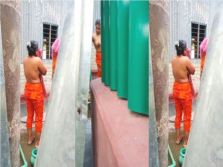 Cute Desi Girl Bathing