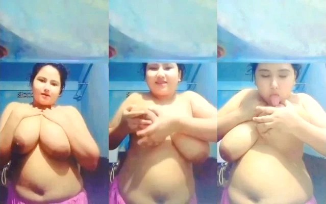 Cute Desi Girl Shows Big Boobs