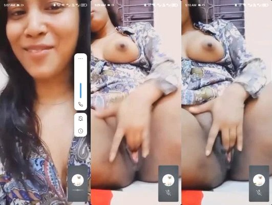 Cute Desi Girl Shows Boobs and Fingering